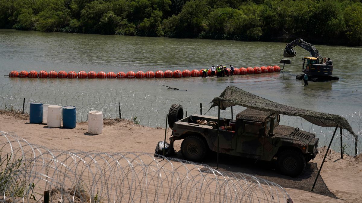 Von Gouverneur Greg Abbott veranlasste Kette aus Bojen an der Grenze zwischen Texas und Mexiko. 