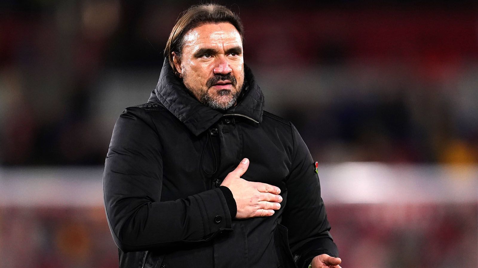 
                <strong>Daniel Farke (vereinslos, zuletzt FK Krasnodar)</strong><br>
                Von 2015 bis 2017 trainierte Daniel Farke die zweite Mannschaft von Borussia Dortmund. Später war der 45-Jährige knapp viereinhalb Jahre bei Norwich City tätig, schaffte mit dem Verein unter anderem zweimal den Aufstieg in die Premier League. Aufgrund des russischen Angriffskrieges auf die Ukraine löste Farke seinen Vertrag bei FK Krasnodar Anfang März auf, ohne je an der Seitenlinie gestanden zu haben.
              