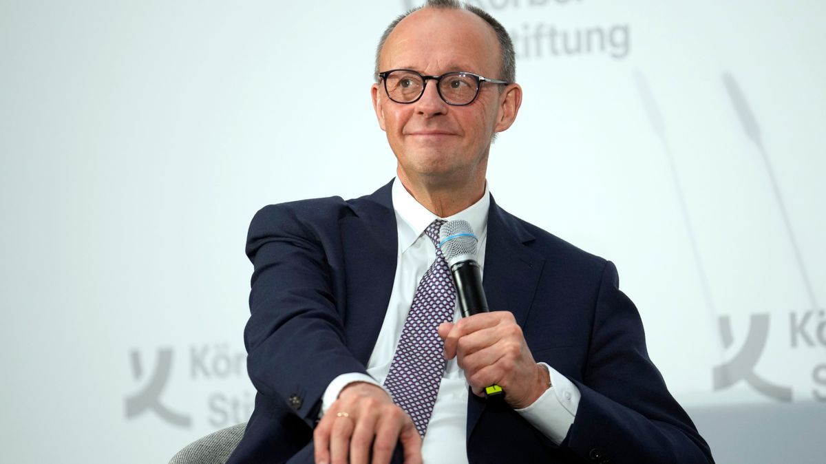 Unions-Kanzlerkandidat Friedrich Merz kann im aktuellen ZDF-Politbarometer in der Kanzler-Frage deutlich zulegen.