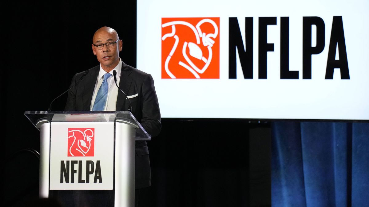 NFL, American Football Herren, USA Super Bowl LVIII-NFLPA press conference, PK, Pressekonferenz Feb 7, 2024; Las Vegas, NV, USA; NFLPA executive director Lloyd Howell speaks at the NFLPA Press Conf...