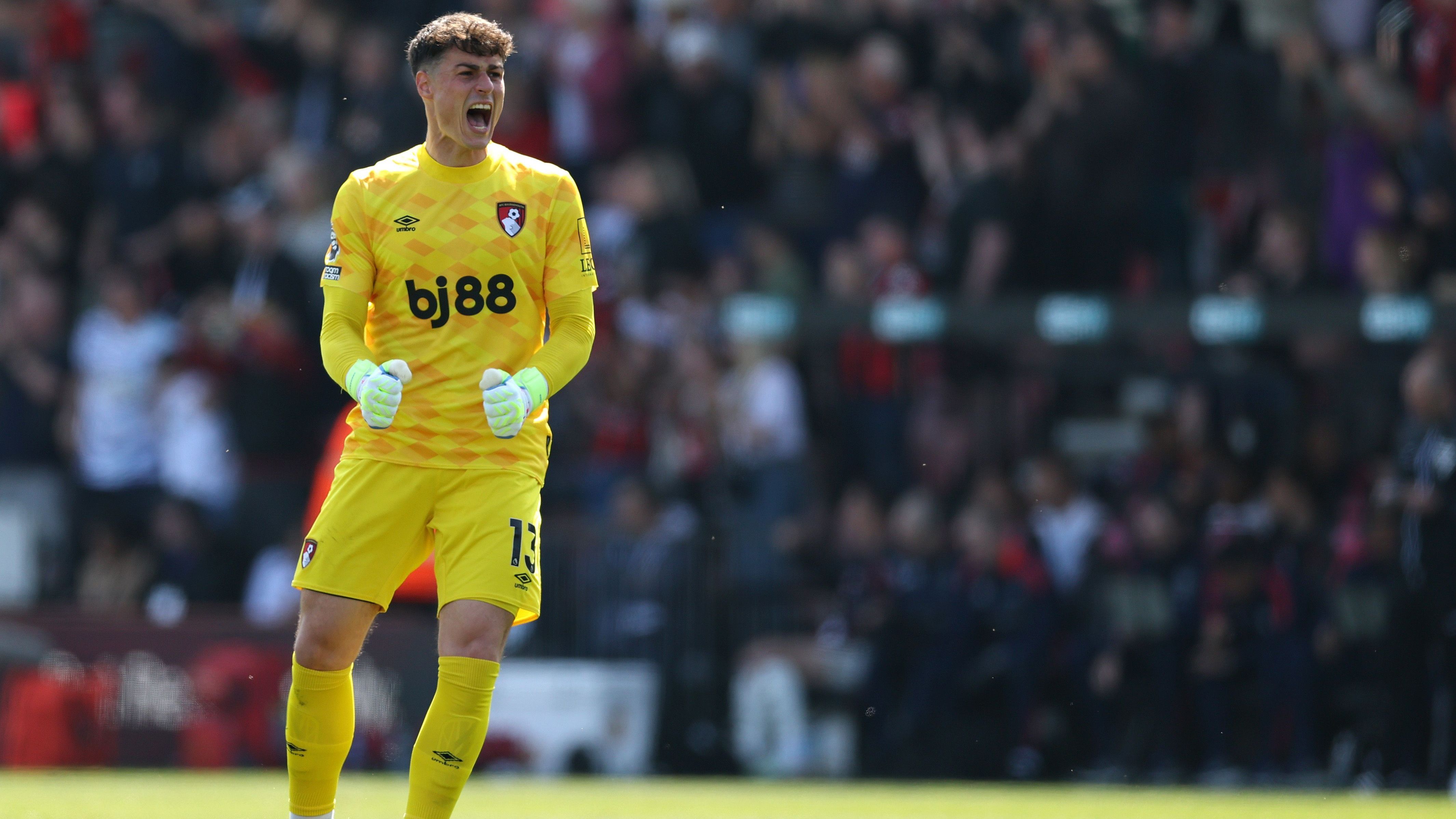 <strong>Kepa Arrizabalaga (FC Chelsea)</strong><br>Wie unter anderem Transfermarkt-Experte Fabrizio Romano berichtet, soll der FC Arsenal kurz vor der Verpflichtung von Torhüter Kepa Arrizabalaga stehen. Demnach dürfte die Ausstiegsklausel in Höhe von umgerechnet knapp sechs Millionen Euro bald aktiviert werden, um den Spanier von Chelsea zu den "Gunners" zu holen. Zuletzt war Kepa ...