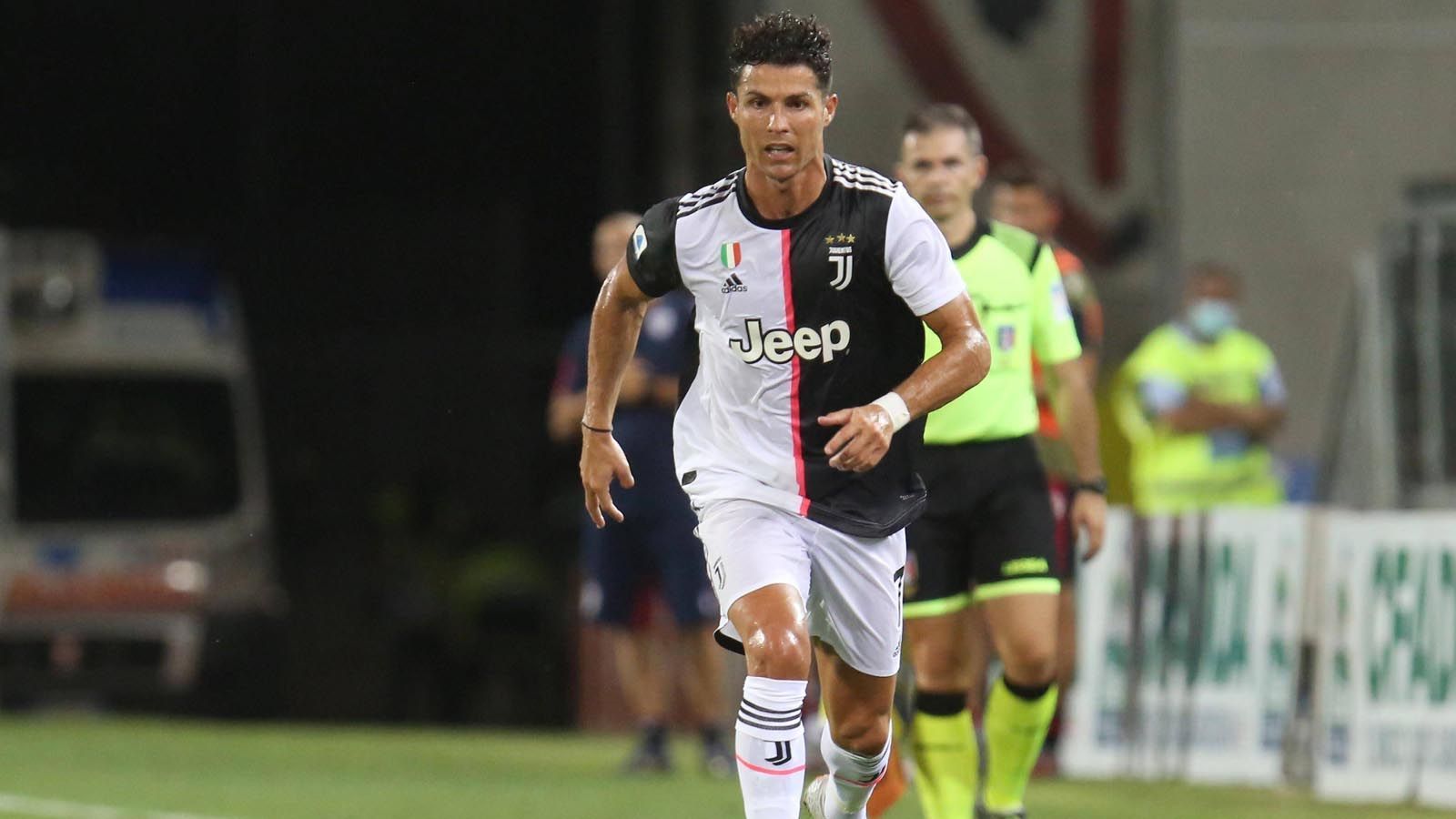 
                <strong>Platz 3: Cristiano Ronaldo (Juventus Turin)</strong><br>
                Tore: 31Punkte: 62
              