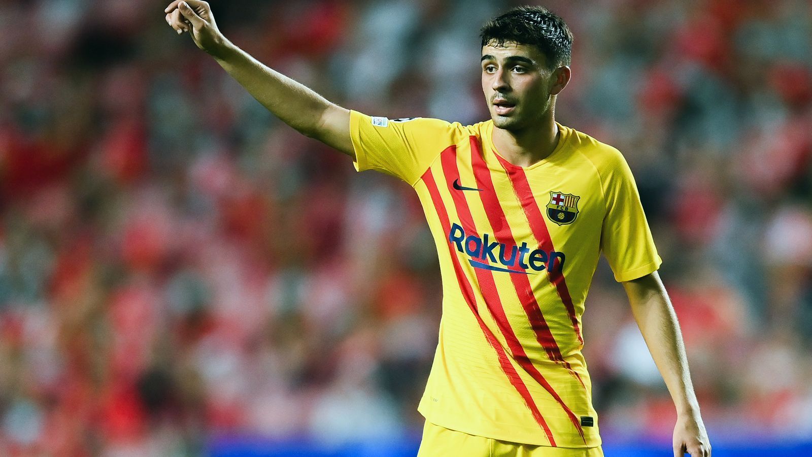 
                <strong>Platz 9: Pedri (FC Barcelona)</strong><br>
                Geschätzter Transferwert: 118 Millionen Euro - Alter: 19 Jahre - Position: Zentraler Mittelfeldspieler - Vertrag bis: 2026 (Option für zwei weitere Jahre)
              