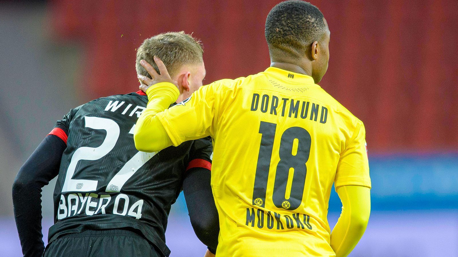 
                <strong>Die größten Shootingstars der Bundesligasaison 2020/21</strong><br>
                Rekord-Teenager unter sich: Leverkusens Florian Wirtz (l.) erzielte am vergangenen Wochenende sein fünftes Bundesligator – und das mit 17 Jahren! Das war zuvor noch keinem Spieler gelungen. Mit dem sogar noch einem Jahr jüngeren Youssoufa Moukoko (r.) hat der BVB aktuell den jüngsten Bundesligaspieler und -torschützen der Ligageschichte in der Mannschaft. Doch Wirtz und Moukoko sind nicht die einzigen Youngsters, die in der laufenden Saison in der Bundesliga groß aufspielen. ran.de zeigt euch die zehn größten Shootingstars der Spielzeit. (Stand: 11. Februar 2021)
              