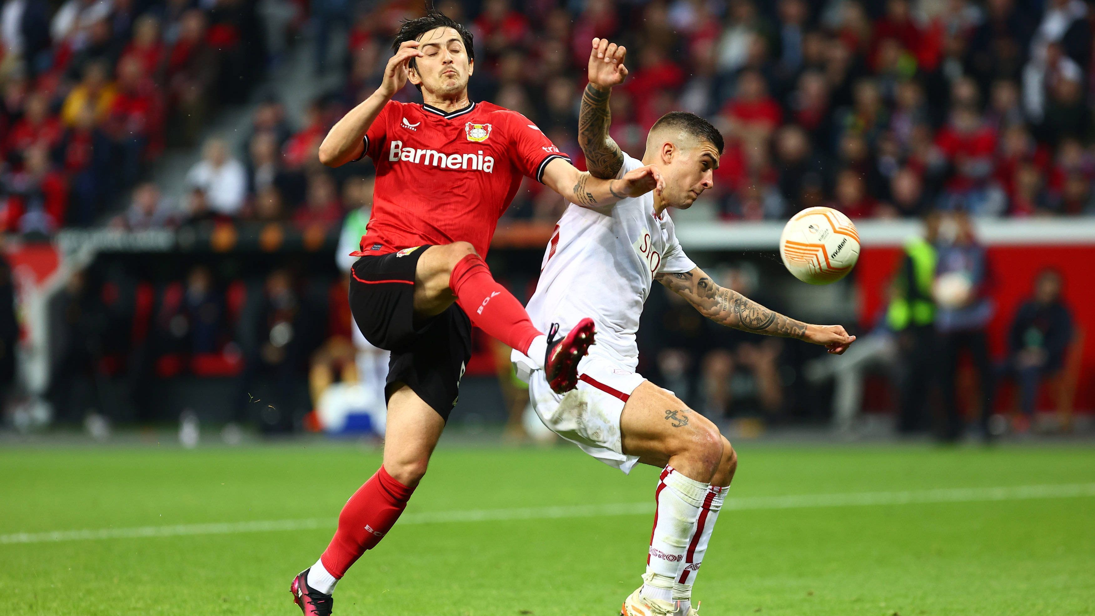 
                <strong>Die Einzelkritik Bayer Leverkusens gegen die AS Rom</strong><br>
                Bayer Leverkusen hat das Finale der Europa League verpasst. Trotz deutlicher Überlegenheit blieb es gegen die AS Rom nach 90 Minuten bei einem 0:0. Wir haben das Bayer-Team benotet.
              