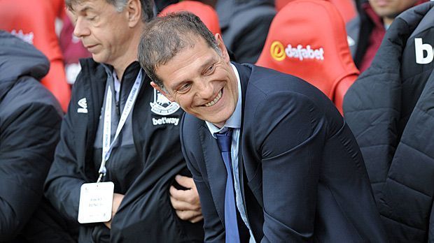 
                <strong>Platz 6 (geteilt): Slaven Bilic (West Ham United)</strong><br>
                Platz 6 (geteilt): Slaven Bilic (West Ham United). Einst beinharter Verteidiger, macht sich der Kroate nun als Teammanager einen Namen. In der Europa-League-Quali blamieren sich die "Hammers" gegen Astra Giurgiu aus Rumänien, doch in der Liga stehen sie als Sechster gut da. Bilic streicht ebenfalls vier Millionen Euro jährlich ein.
              