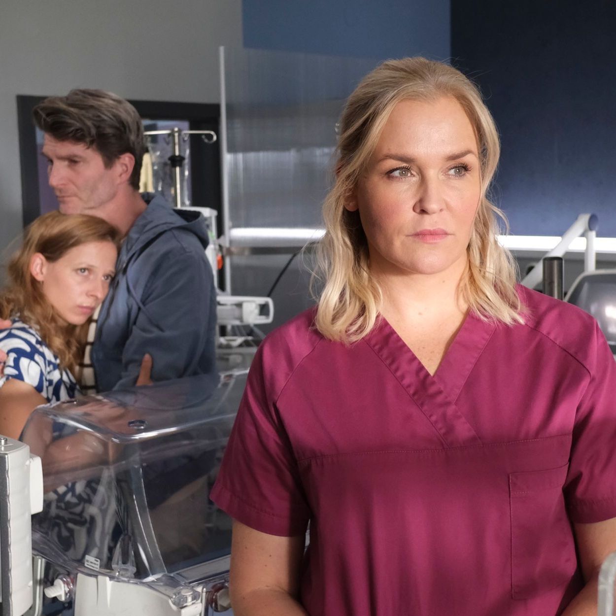 Noch fünfmal hilft Hebamme Lena Lorenz (Judith Hoersch, rechts) Babys auf die Welt. Wie geht's für die Heimatfilm-Serie danach weiter?