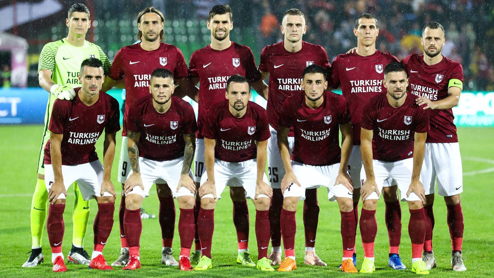 
                <strong>Bosnien-Herzegowina: FK Sarajevo</strong><br>
                In Bosnien-Herzegowina wurde die Saison in der Premier League aufgrund der Coronavirus-Pandemie abgebrochen. Der FK Sarajevo wurde zum Titelträger erklärt und ist damit zum fünften Mal Meister.
              