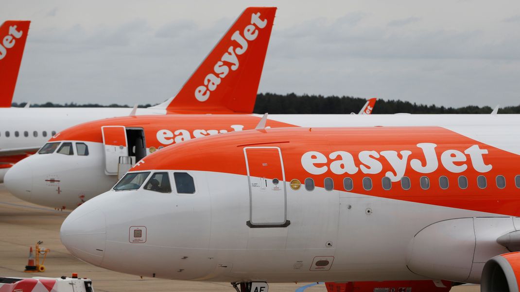 Ein EasyJet-Flug wurde annulliert, nachdem ein Passagier seine Notdurft am Boden der Bordtoilette verrichtet haben soll.