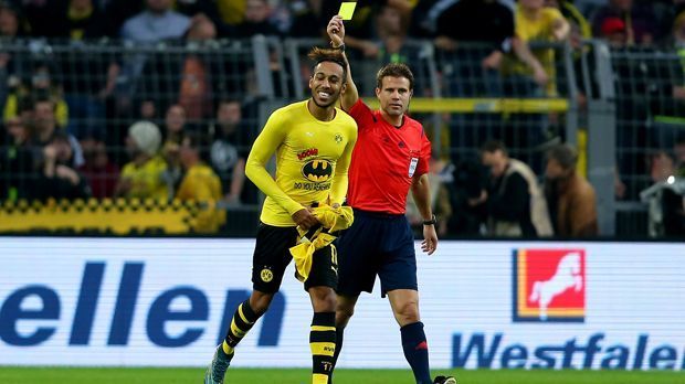 
                <strong>Pierre-Emerick Aubameyang</strong><br>
                Aubameyang-Jubel: Der Stürmer feierte den 3:2-Derbysieg der Borussen über Schalke 04 am zwölften Spieltag sehr ausgelassen im Batman-Style. Auf seinem Shirt stand "Do You Remember" - damit wollte der Gabuner an die 3:0-Gala der Dortmunder in der vorherigen Saison gegen  S04 erinnern. Schon damals zelebrierten Aubameyang und Marco Reus mit zwei übergestülpten Masken einen Treffer als "Batman und Robin".
              