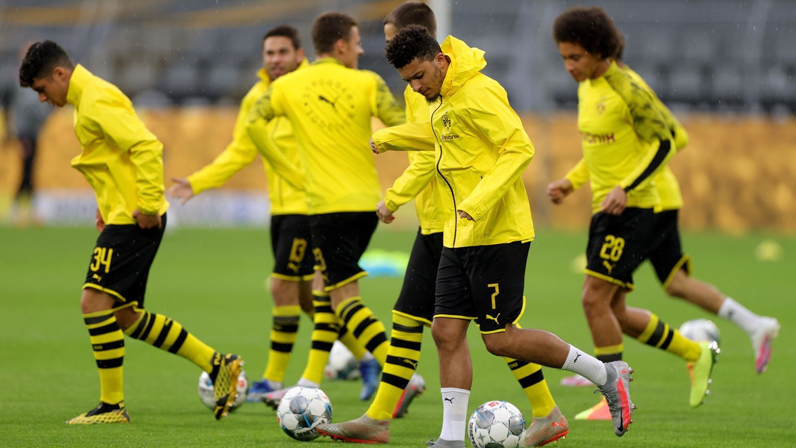 
                <strong>Borussia Dortmund</strong><br>
                Trainingsstart: 3. AugustTrainingslager: 10.-17. August in Bad Ragaz (Schweiz)Testspiele: am 12. August gegen SC Altach (6:0), am 16. August gegen Austria Wien (11:2), am 22. August beim Blitz-Turnier gegen MSV Duisburg (5:1) und Feyenoord Rotterdam (1:3), am 28. August gegen SC Paderborn (1:1) und VfL Bochum (1:3), am 7. September gegen Sparta Rotterdam (2:1)
              