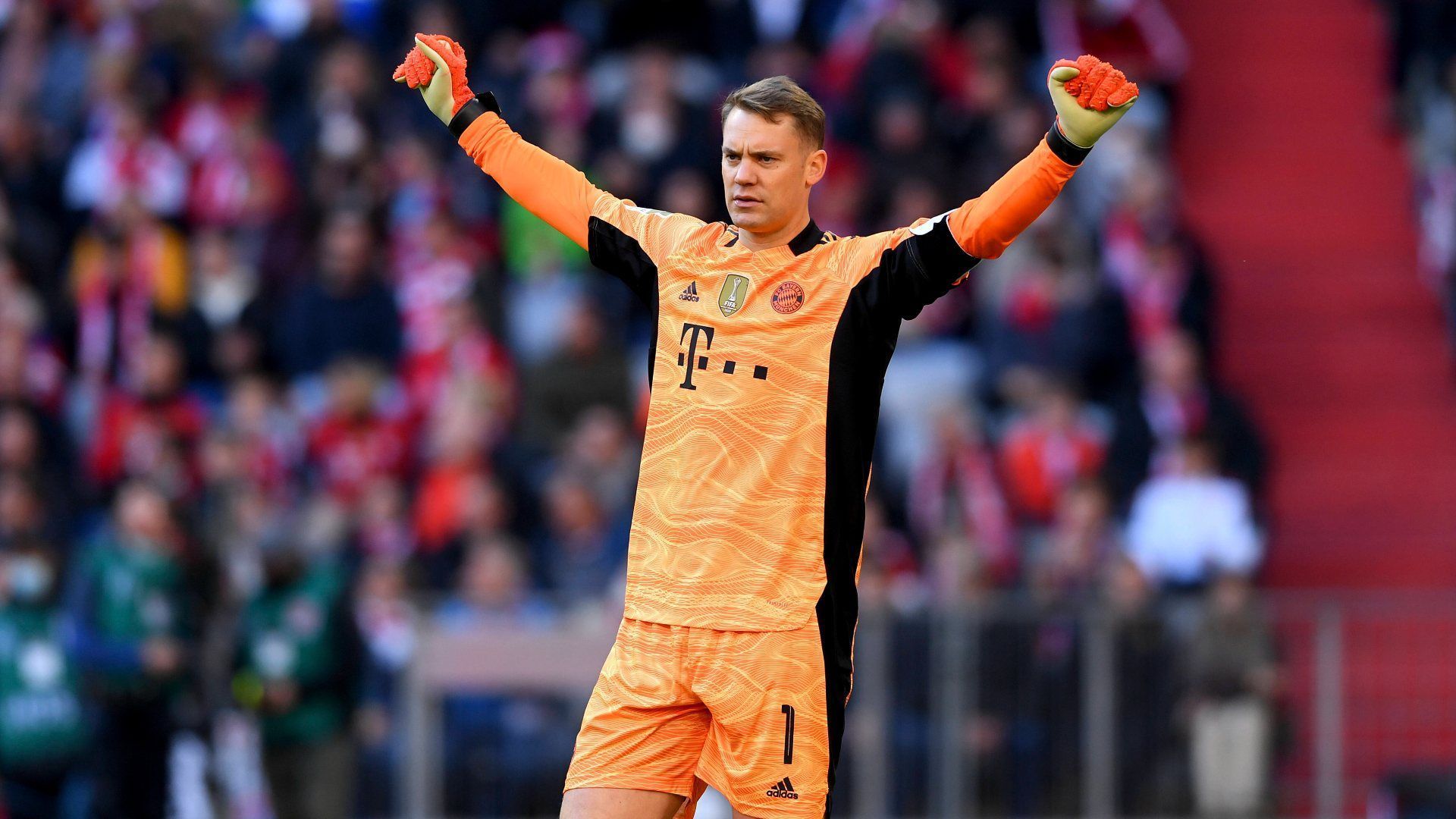 
                <strong>Gewinner: Manuel Neuer</strong><br>
                Dank des berauschenden 4:0-Erfolgs über die TSG Hoffenheim feierte Manuel Neuer einen ganz besonderen Erfolg. Als erst zweiter Akteur der Bundesliga-Historie feierte der Kapitän des Rekordmeisters seinen 300. Bundesliga-Sieg. Zuvor erreichte nur Bayern-Boss Oliver Kahn diese historische Marke, der insgesamt 310 Mal als Sieger vom Platz gehen konnte. Angesichts der aktuellen Top-Form der Münchner dürfte es nur eine Frage der Zeit sein, bis Neuer seinen Vorgesetzten überholt. 
              