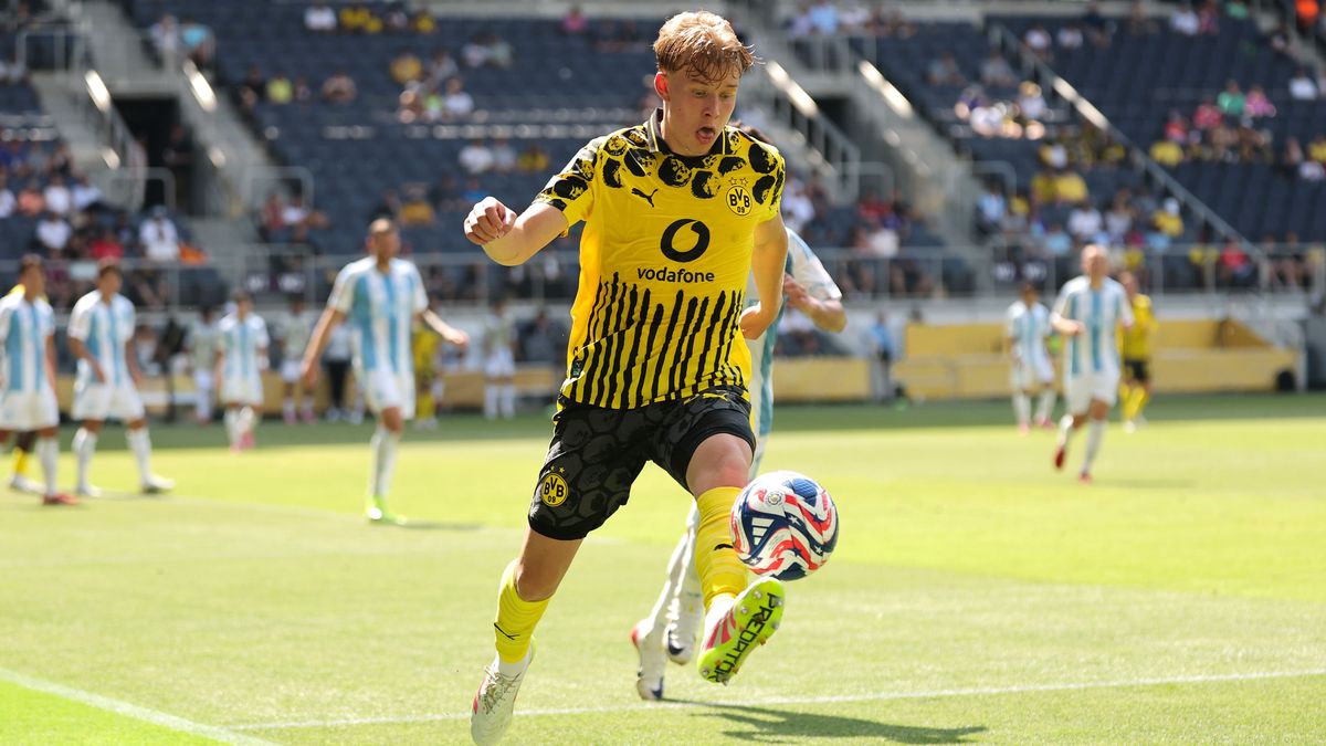 Borussia Dortmund v Ulsan HD FC: Group F - FIFA Club World Cup 2025