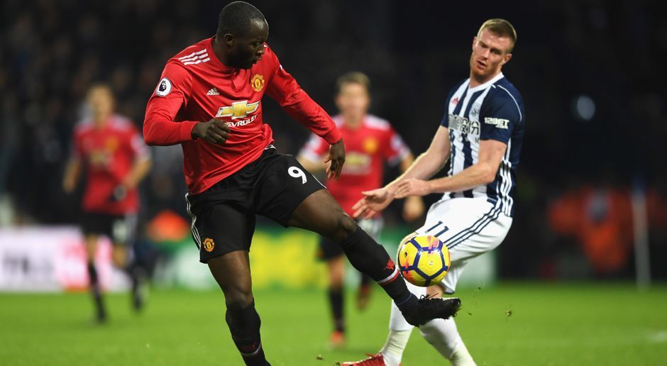 
                <strong>Sturm: Romelu Lukaku</strong><br>
                Romelu Lukaku folgte dem Ruf Jose Mourinhos und wechselte vom FC Everton zu Manchester United. 84,7 Millionen Euro bezahlten die Red Devils für die belgische Offensiv-Kraft.
              