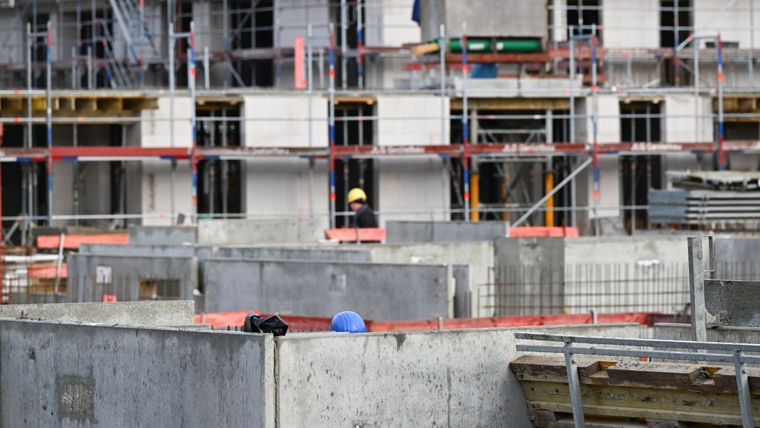 Der Wohnungsbau in Deutschland kommt seit Jahren nicht ausreichend voran. (Archivbild)