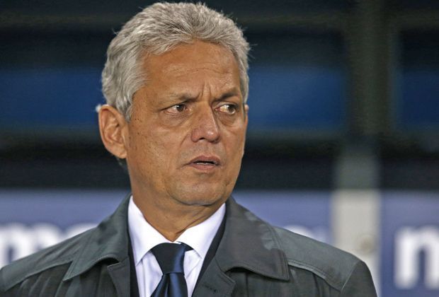 
                <strong>Ecuador</strong><br>
                Dritte WM-Teilnahme binnen zwölf Jahren: Die Elf um Reinaldo Rueda rettet Platz vier in der Südamerika-Gruppe ins Ziel. Bei der bislang letzten Teilnahme 2006 in Deutschland schafft es "El Tri" bis ins Achtelfinale. Das wäre auch in Brasilien ein Riesenerfolg.
              