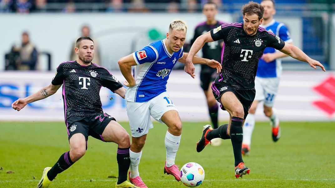 Der FC Bayern hat einen mühelosen Sieg in Darmstadt hingelegt. Tabellenführer Leverkusen ist jetzt sieben Punkte entfernt.