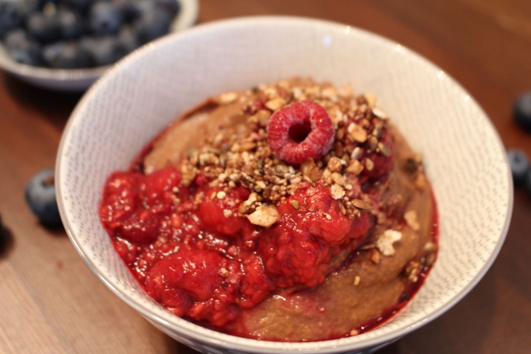 Erdmandeln eignen sich perfekt als Topping für Müsli und Joghurt