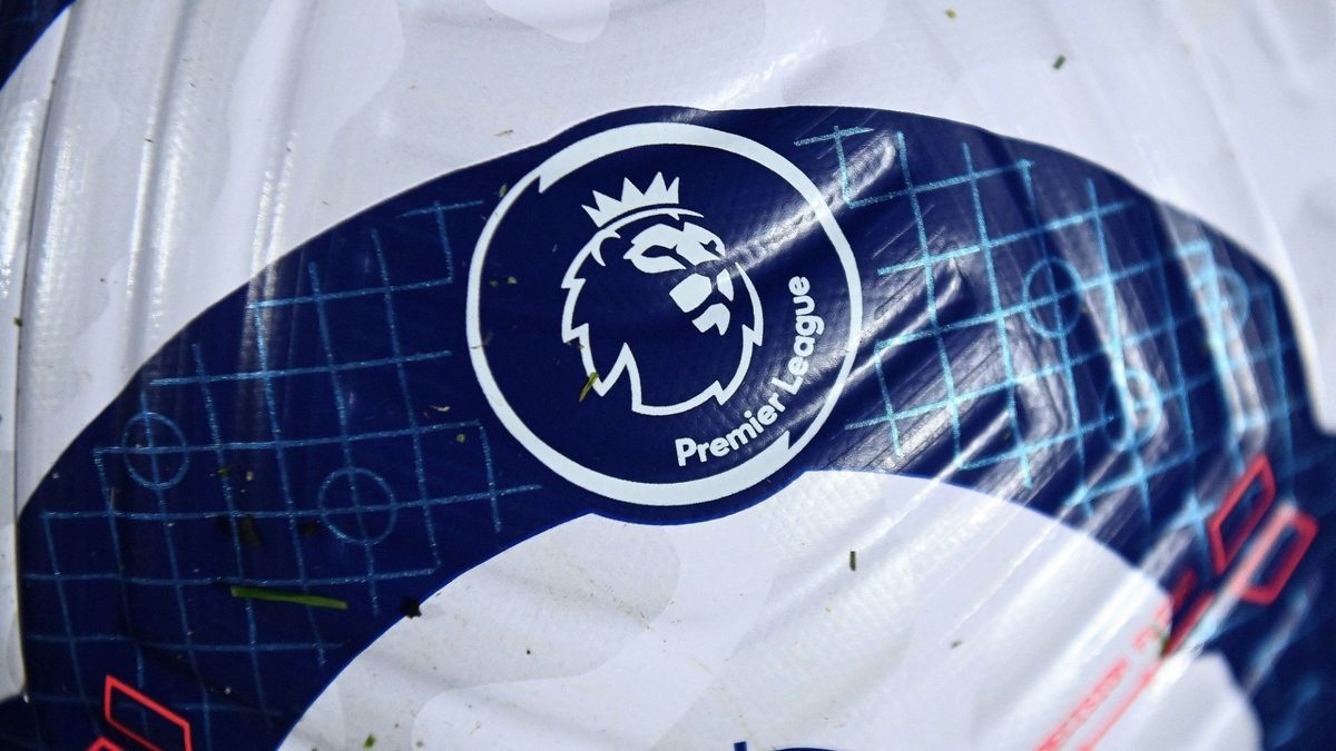 Fußball mit Premier-League-Logo