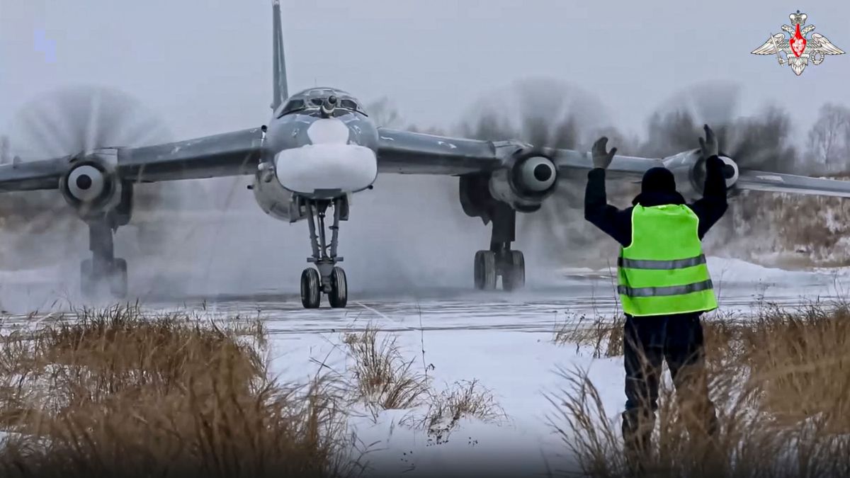 Ein russischer Bomber des Typs Tu-95