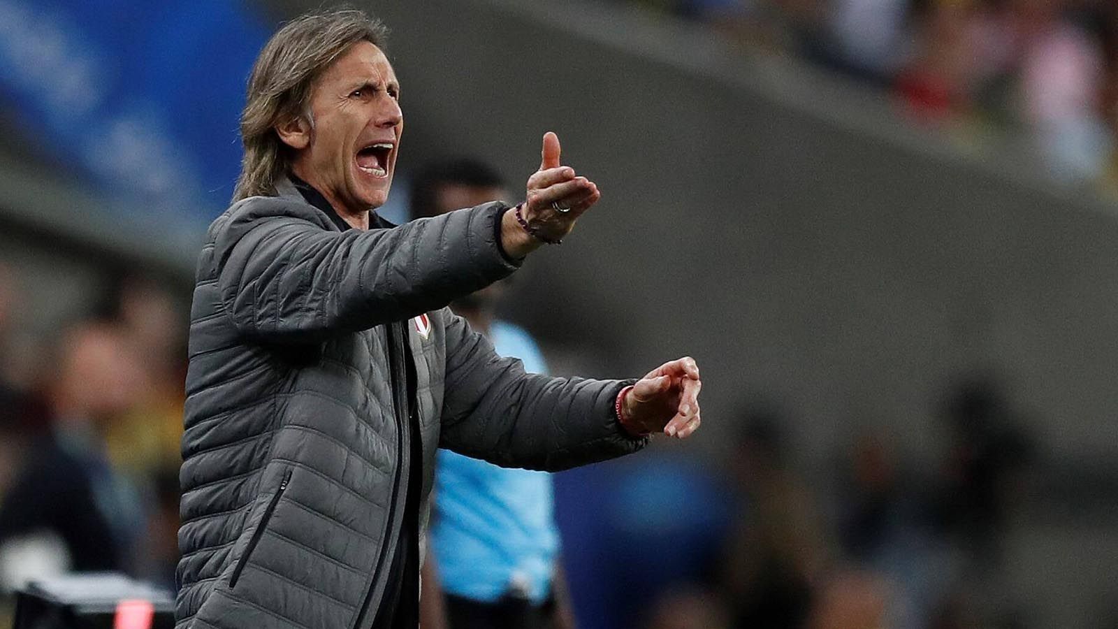 
                <strong>Ricardo Gareca (Peru)</strong><br>
                Der erfahrene Trainer führt Peru in das Copa-America-Finale, in welchem die Mannschaft gegen Brasilien verliert. Der zweite Platz bei der Südamerika-Meisterschaft ist die beste Platzierung des Landes seit 1975.
              