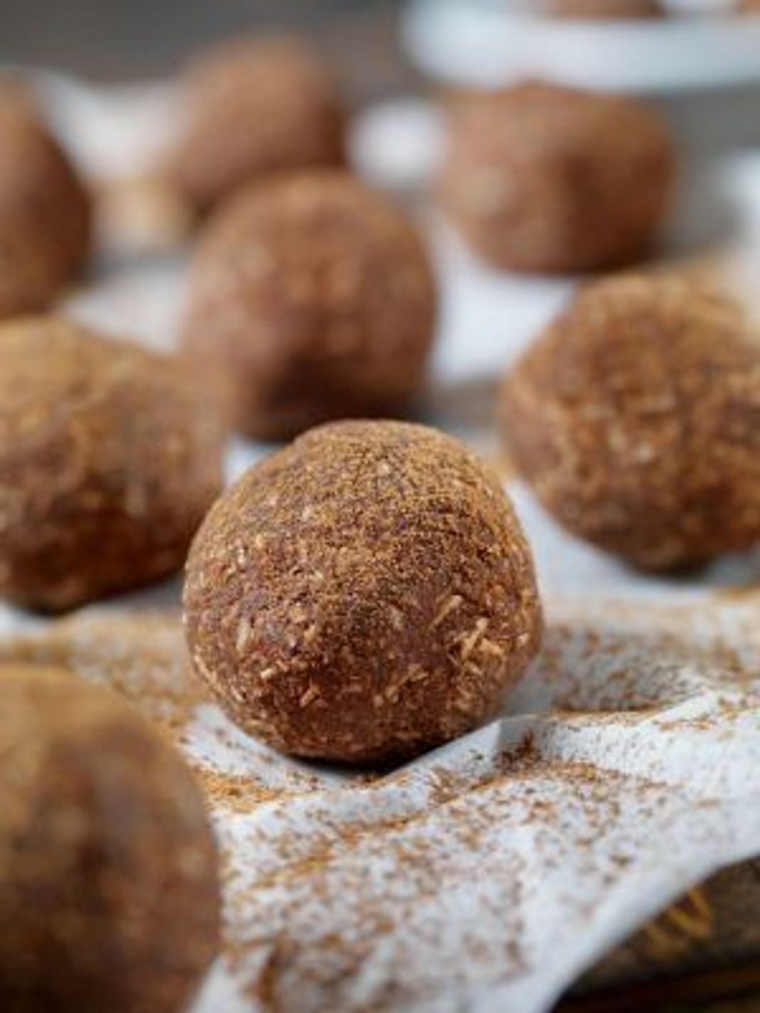 Runde Sache! Energy Balls gibt es in verschiedenen Varianten.