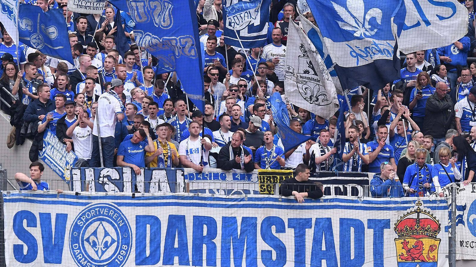 
                <strong>Platz 7: SV Darmstadt 98</strong><br>
                Verkaufte Dauerkarten: 
              
