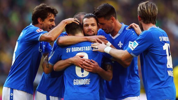 
                <strong>Platz 4: SV Darmstadt 98</strong><br>
                Platz 4: SV Darmstadt 98 (19 Punkte). Das Überaschungsteam der Bundesliga! In der 45-Minuten-Wertung wäre die Überraschungs sogar noch größer: Mit 13 Punkten steht Darmstadt  auf dem 13. Platz. Wäre bereits nach der Hälfte Schluss, wären die Hessen mit 19 Punkten sogar auf Champions-League-Kurs.
              