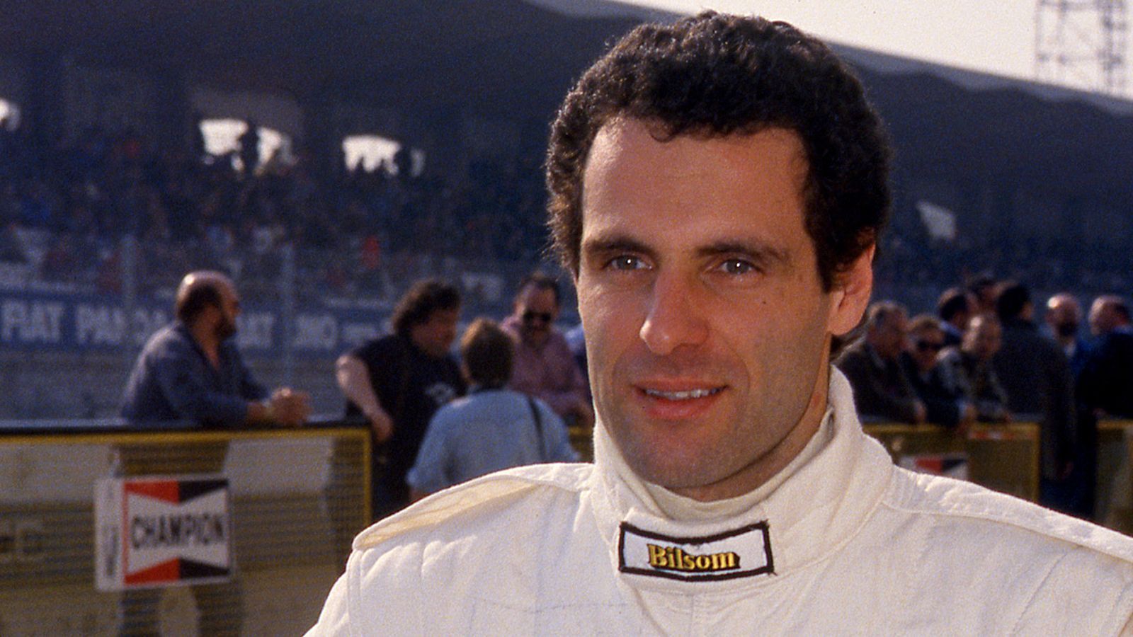 <strong>Roland Ratzenberger (1989)</strong><br>
                1989 sprang der Österreicher für Karl Wendlinger bei Mercedes ein und belegte im ersten Rennen auf der Nordschleife den 18. Platz, im zweiten Lauf schied er aus.
