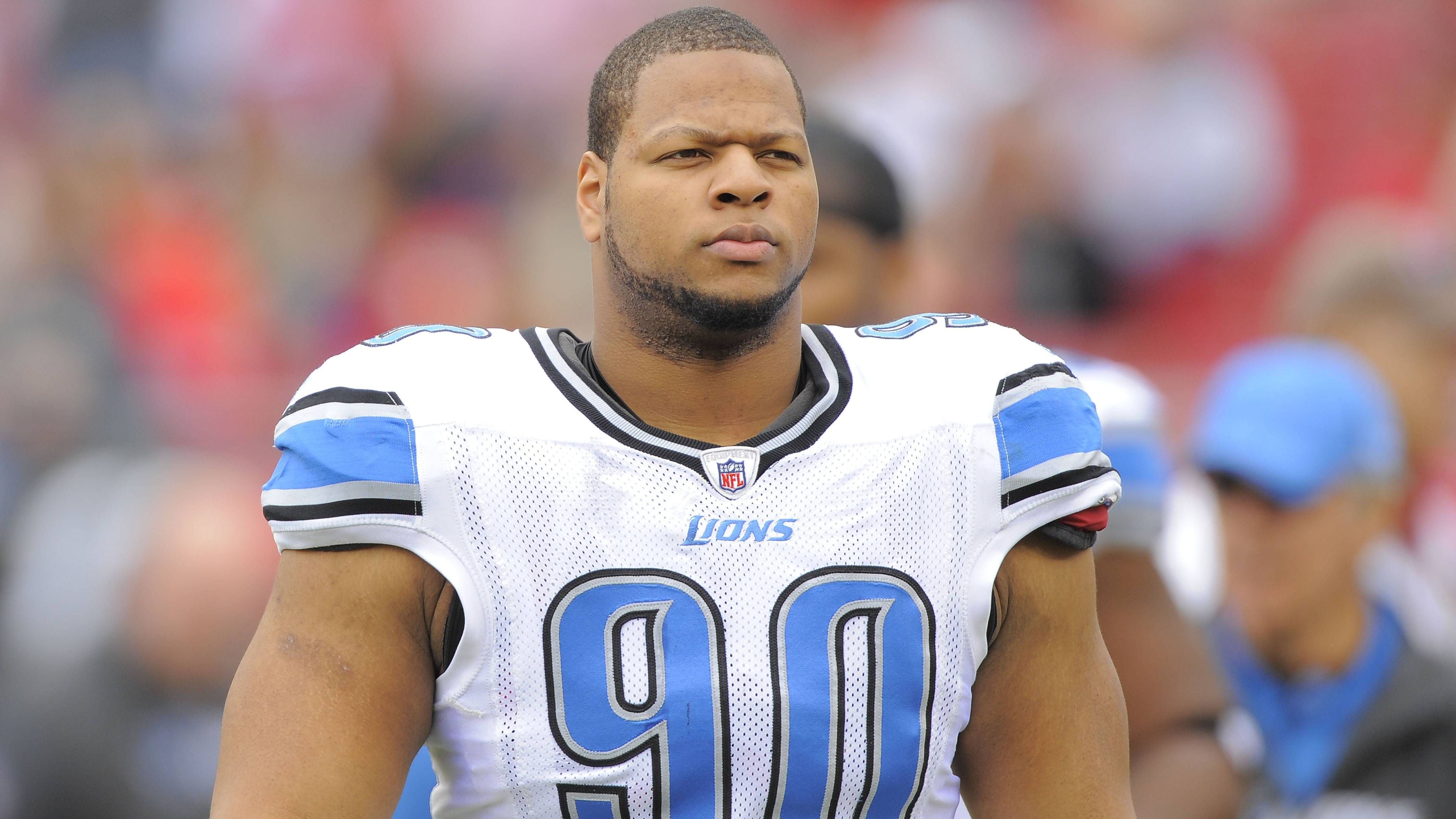 <strong>15. Platz: Ndamukong Suh (2010, Detroit Lions)</strong><br>Dominierte die Line of Scrimmage mit zehn Sacks und zahlreichen Störmanövern, was ihm als Rookie Defensive Tackle Pro Bowl- und All-Pro-Auszeichnungen einbrachte.