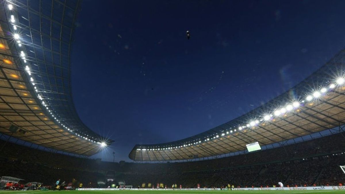 Das Olympiastadion könnte zur reinen Fußballarena werden
