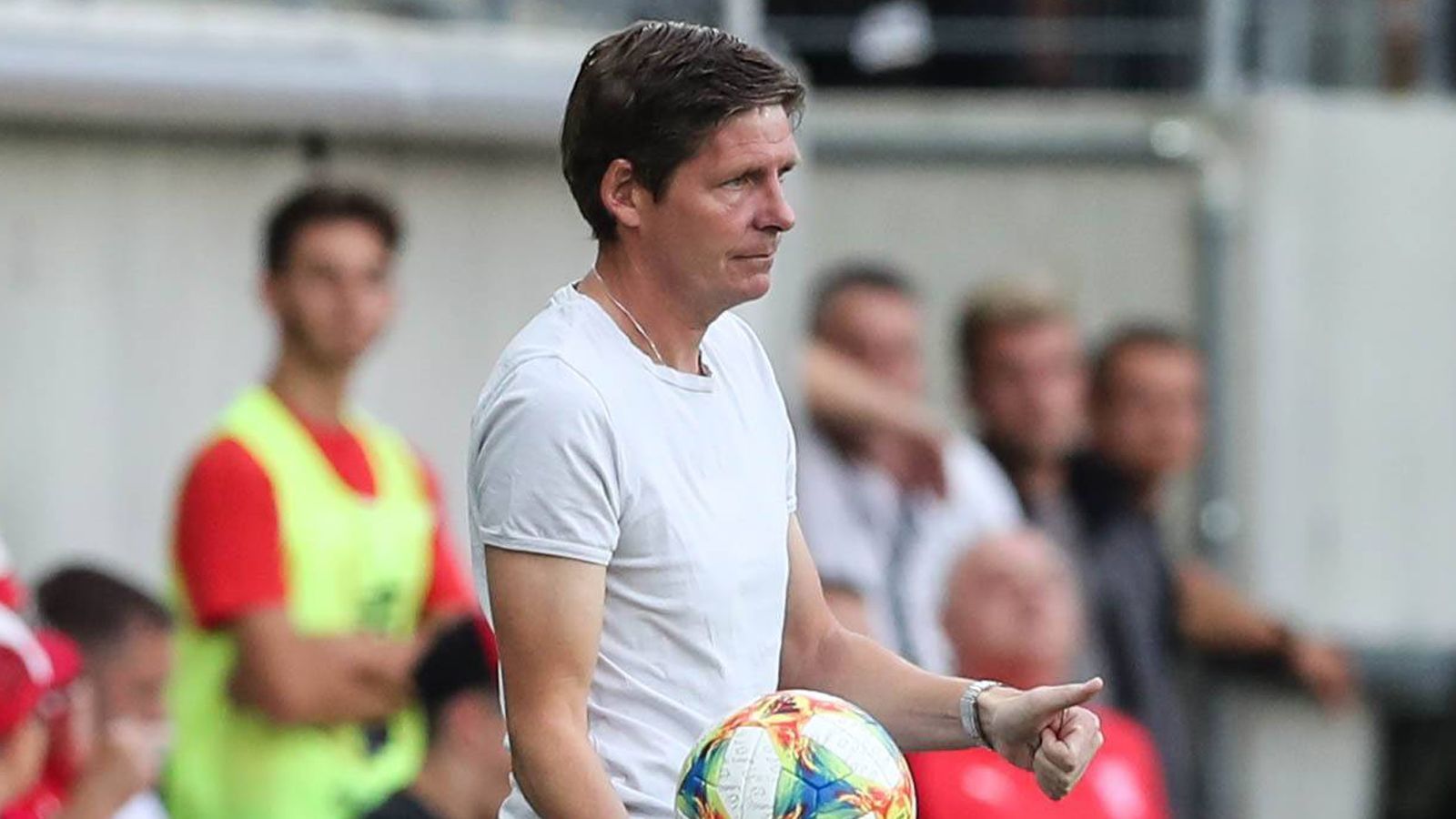 
                <strong>Platz 6: VfL Wolfsburg</strong><br>
                Beim VfL ist viel umgekrempelt worden. Der neu formierten Truppe wird eine Menge Potenzial nachgesagt. Mit der Vorbereitung war der neue Trainer Oliver Glasner zufrieden, im Pokal hatten die Wölfe beim 5:3 nach Verlängerung in Halle viel Glück. ran-Formbarometer: 70 Prozent.
              