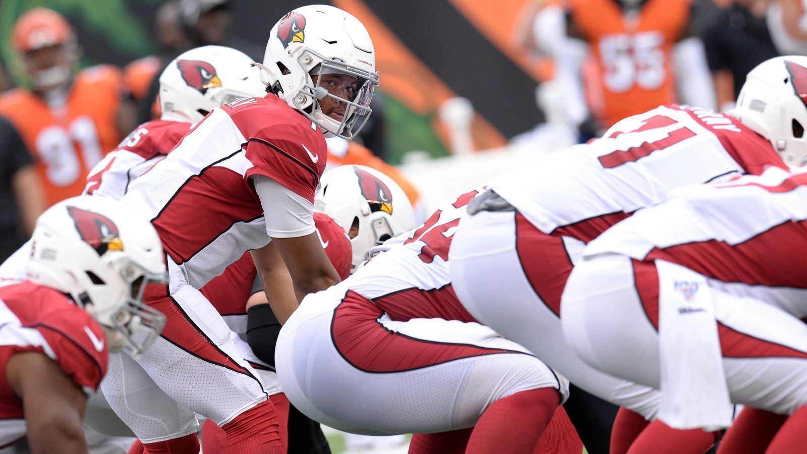 
                <strong>Arizona Cardinals: Das Überraschungsteam 2020? </strong><br>
                Die Fans der Arizona Cardinals mussten zuletzt viel leiden. Gelangte die Franchise aus Glendale in der Saison 2015 noch in das NFC-Championship-Game, ging es danach rapide bergab: Das Team verpasste vier Mal in Folge die Playoffs und gewann in den vergangenen beiden Spielzeiten insgesamt nur acht Spiele. Wird 2020 das Jahr der Kehrtwende sein? ran.de erklärt, warum die Arizona Cardinals das große Überraschungsteam sein könnten.
              