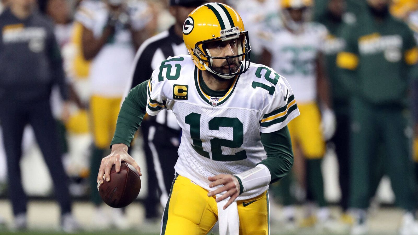 
                <strong>Green Bay Packers</strong><br>
                Aaron Rodgers (QB), Za'Darius Smith (LB), Mason Crosby (K)
              