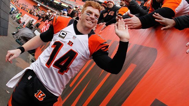 
                <strong>Platz 3: Andy Dalton (Quarterback/ Cincinnati Bengals)</strong><br>
                Platz 3: Andy Dalton (Quarterback/ Cincinnati Bengals) - 525.638 Stimmen
              