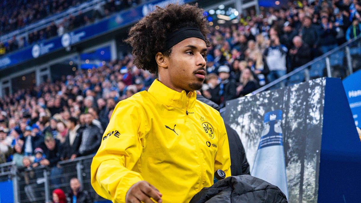 08.11.2025, Hamburger SV vs. Borussia Dortmund, 1. Bundesliga, 10. Spieltag Karim Adeyemi (Borussia Dortmund, 27) Wichtiger Hinweis: Gemaess den Vorgaben der DFL Deutsche Fussball Liga bzw. des DFB...