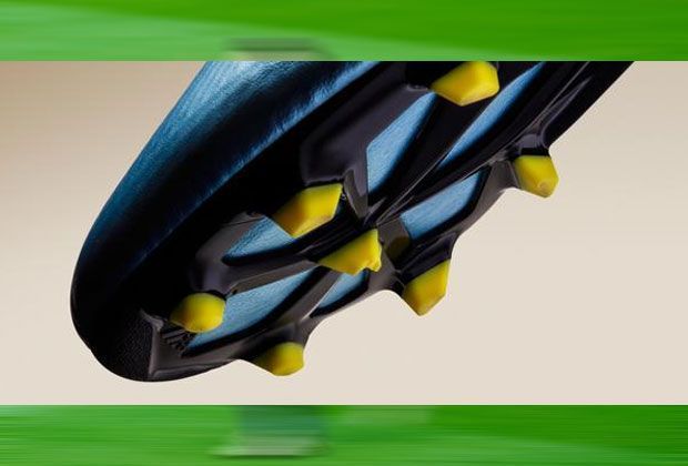 
                <strong>Mit diesem Schuh will Lionel Messi CL-Sieger werden</strong><br>
                Noch mit seinen alten Schuhen erzielte Messi in allen drei Wettbewerben insgesamt 58 Tore. Nun sollen mit dem neuen "Messi15" im letzten Spiel der Saison noch weitere hinzukommen.
              