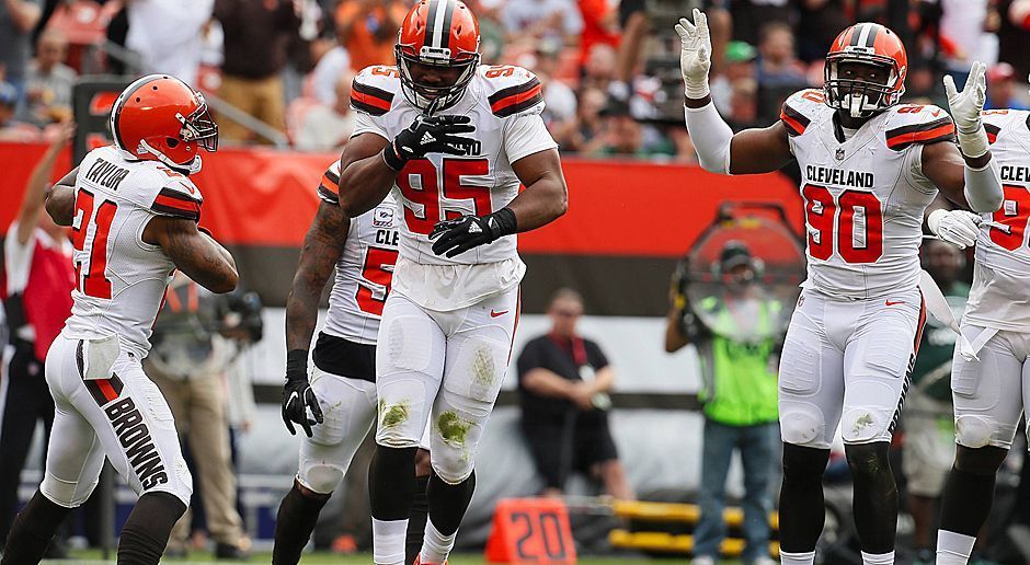 
                <strong>Nachfolger von Myles Garrett gesucht</strong><br>
                Bereits zum zweiten Mal in ihrer Geschichte picken die Cleveland Browns in zwei aufeinanderfolgenden Jahren an erster Stelle (letztmals 1999/2000). Diesen Luxus hatten zuvor lediglich die Tampa Buccaneers (1976/77 & 1986/87) und die Cincinnati Bengals (1994/95).
              
