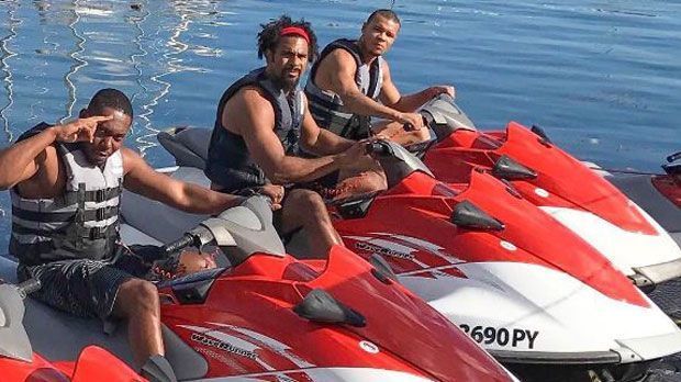 
                <strong>Das Glamour-Leben von Chris Eubank jr.</strong><br>
                Anfang 2017 besuchte Eubank Ex-Champion David Haye in dessen Trainingslager in Miami. Das Training kam in dieser Zeit allerdings etwas zu kurz.
              