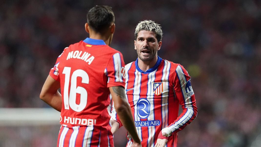 Der Weltmeister Rodrigo de Paul dominiert das Atleti Mittelfeld.