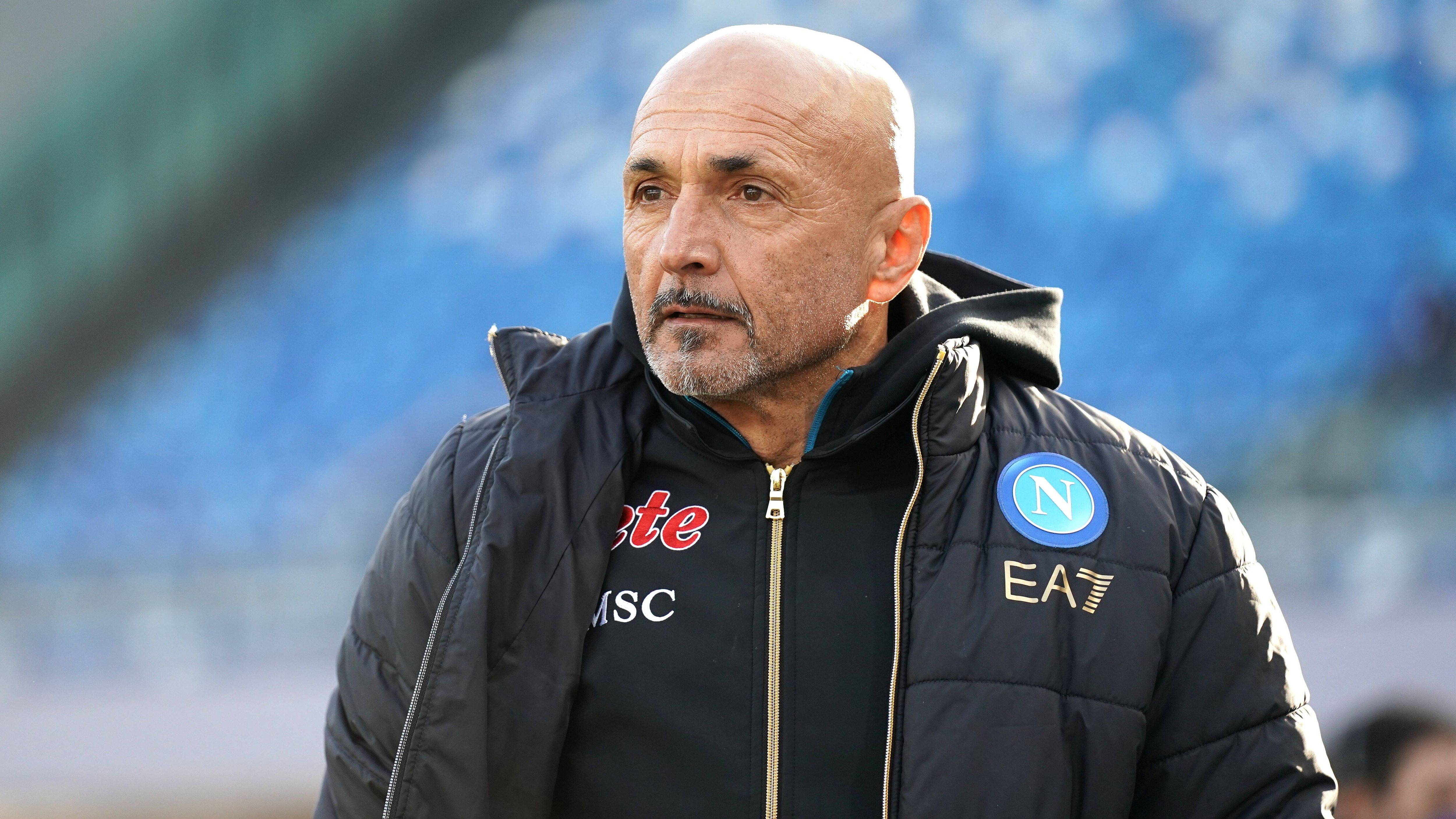 
                <strong>Luciano Spalletti </strong><br>
                &#x2022; Geboren: 07.03.1959 -<br>&#x2022; Alter: 62 Jahre -<br>&#x2022; Aktueller Verein: SSC Neapel (Serie A) -<br>&#x2022; Vertrag bis: 2023<br>
              