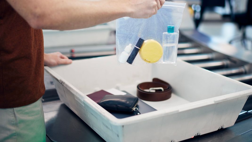 Flüssigkeiten im Handgepäck müssen bisher extra verpackt werden