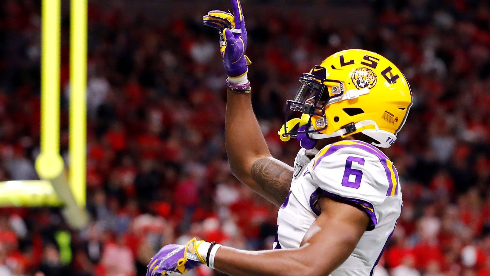 
                <strong>17. Pick: Las Vegas Raiders - Terrace Marshall Jr., WR</strong><br>
                Terrace Marshall ist 1,91 Meter groß und 91 Kilogramm schwer. Damit ist er genau der große Receiver, der im Team der Raiders noch fehlt.
              