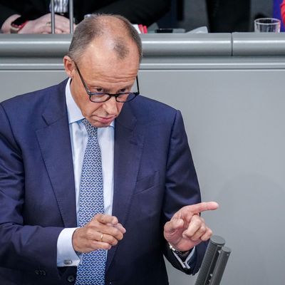 CDU-Chef Friedrich Merz spricht im Bundestag.