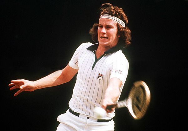 
                <strong>John McEnroe anno 1977</strong><br>
                Der US-amerikanische Tennisspieler John Patrick McEnroe Jr. ist eigentlich gebürtiger Deutscher und kam am 16. Februar 1959 in Wiesbaden zur Welt. Seine Profikarriere begann offiziell 1978. 
              