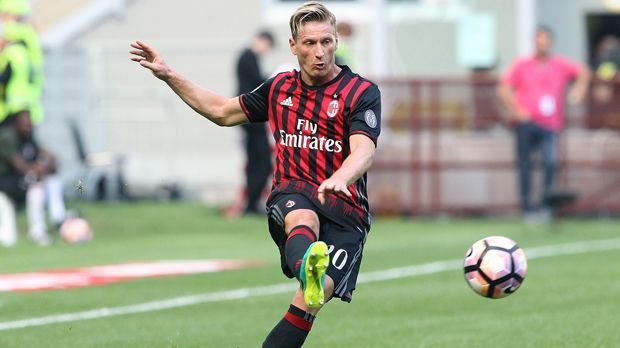 
                <strong>Ignazio Abate (AC Milan)</strong><br>
                Kreuzbandrisse, Knöchelverletzungen und Co., das sind die üblichen Verletzungen, die Fußballer für Monate außer Gefecht setzen. Bei Milans Abate ist es jedoch eine außergewöhnliche, aber nicht weniger ernsthafte Verletzung, die den Routinier außer Gefecht setzt. Er darf in Abstimmung mit Spezialisten wegen einer Augenverletzung derzeit nicht auflaufen. Der 30-Jährige soll frühestens zur neuen Saison zurückkehren. In der laufenden Spielzeit bestritt Abate noch 23 Serie-A-Spiele, ehe er Sportverbot bekam.
              