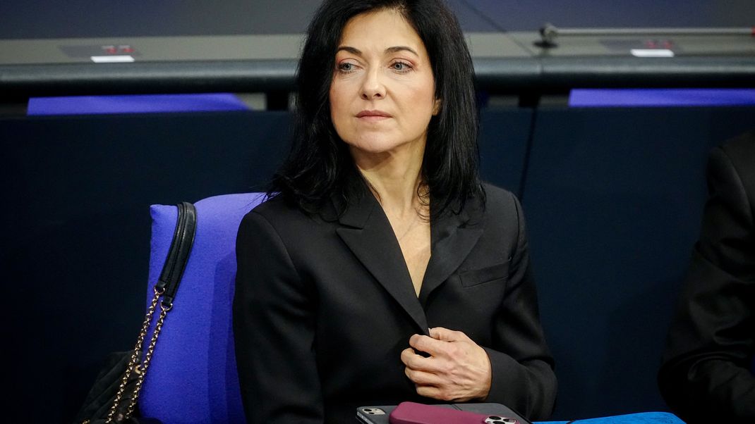 Bundeswirtschaftsministerin Reiche (CDU) hat mit ihrer Forderung nach längeren Lebensarbeitszeiten für heftige Kritik gesorgt - auch aus den eigenen CDU-Reihen. 