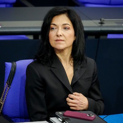 Bundeswirtschaftsministerin Reiche (CDU) hat mit ihrer Forderung nach längeren Lebensarbeitszeiten für heftige Kritik gesorgt - auch aus den eigenen CDU-Reihen. 