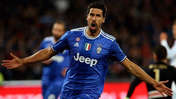 
                <strong>Italien - Sami Khedira (Juventus Turin)</strong><br>
                Italien - Sami Khedira (Juventus Turin): Wie man in Spanien Meister wird, weiß auch der deutsche Weltmeister Khedira aus seiner Zeit bei Real Madrid. Und auch in Italien kann der 30-Jährige in Kürze wohl seinen zweiten Meistertitel in Folge mit Juventus Turin einfahren. Für den Serienmeister ist die Titelverteidigung nur noch Formsache. Immerhin hat die "Alte Dame" fünf Spieltage vor Schluss acht Punkte Vorsprung vor dem AS Rom. In der Saison 2016/17 ist für Khedira und Co. noch das Triple drin. Im Pokal sind die Turiner im Endspiel gegen Lazio Rom, in der Champions League wartet der AS Monaco im Halbfinale.
              