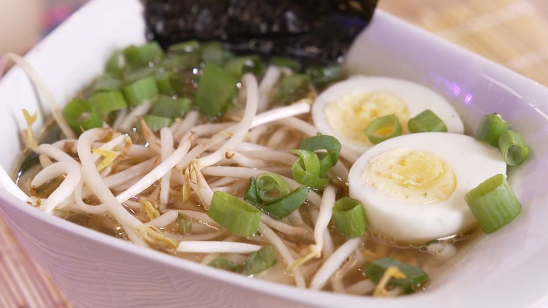 Shoyu Ramen: Unser Rezept für die beliebte japanische Nudelsuppe.